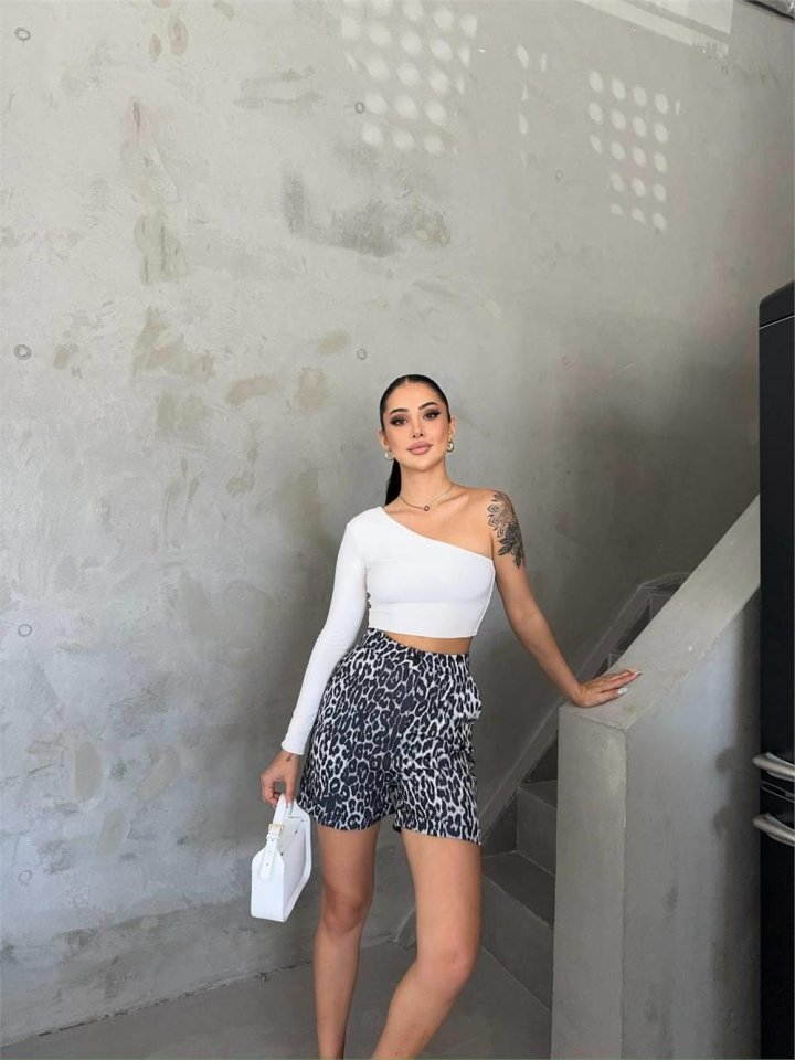 Short Julyetta